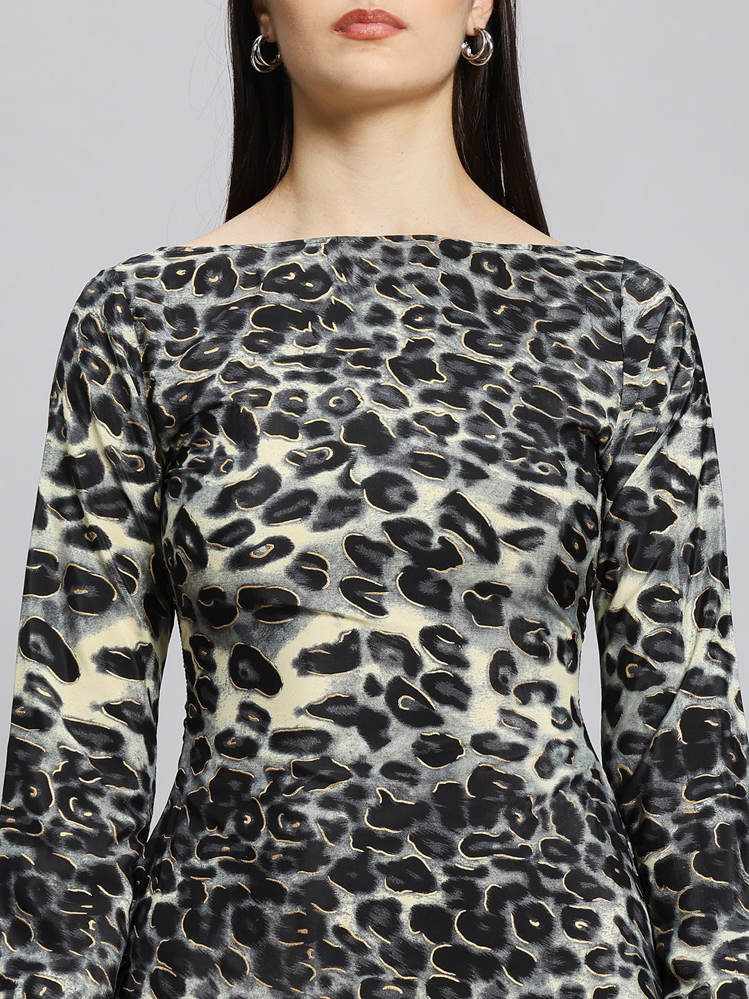Short leopard print backless dress