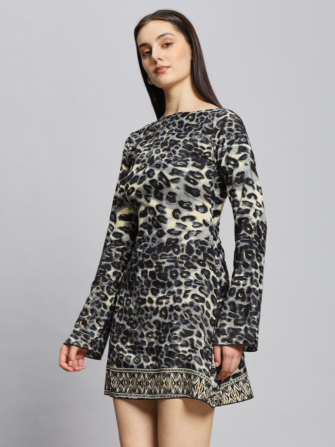 Short leopard print backless dress