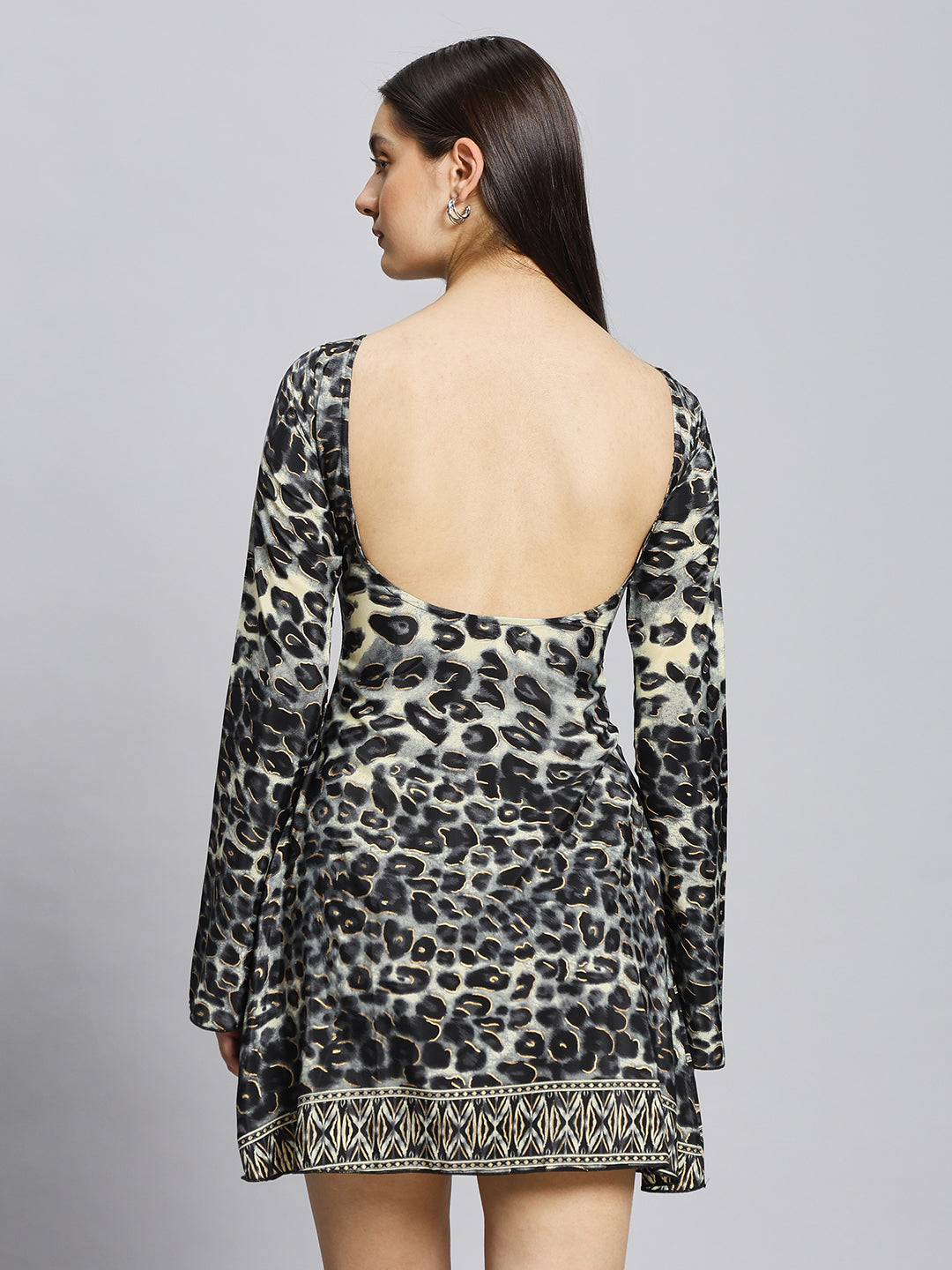 Short leopard print backless dress